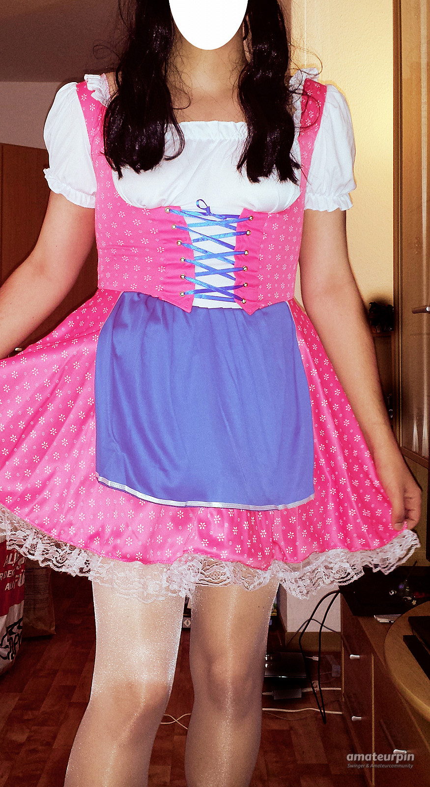 Nadine im Dirndl Galeriebild