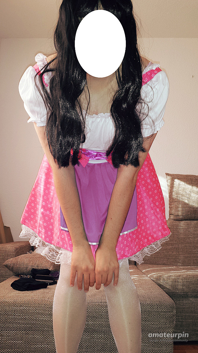 Nadine im Dirndl Galeriebild