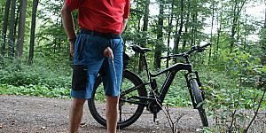 Nackt mit dem Fahrrad unterwegs First Thumb Image