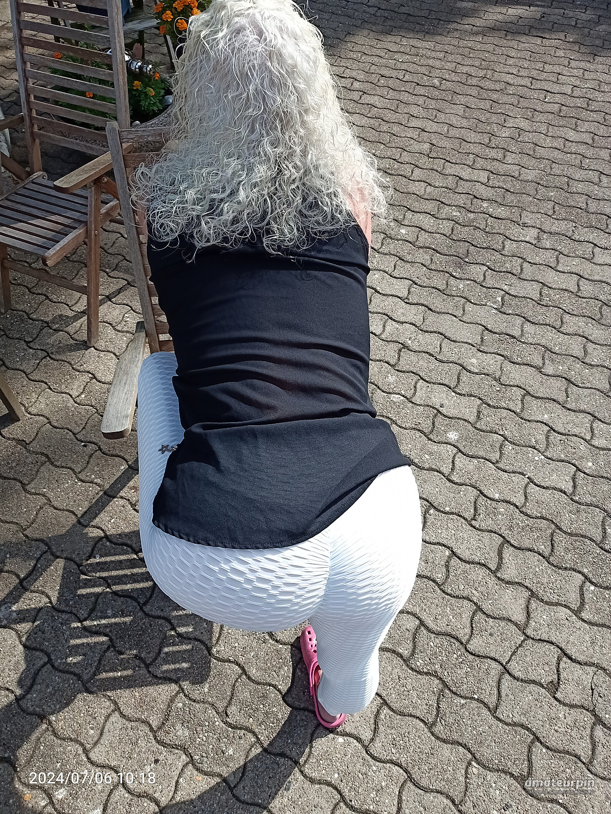 In weißer Leggings Galeriebild