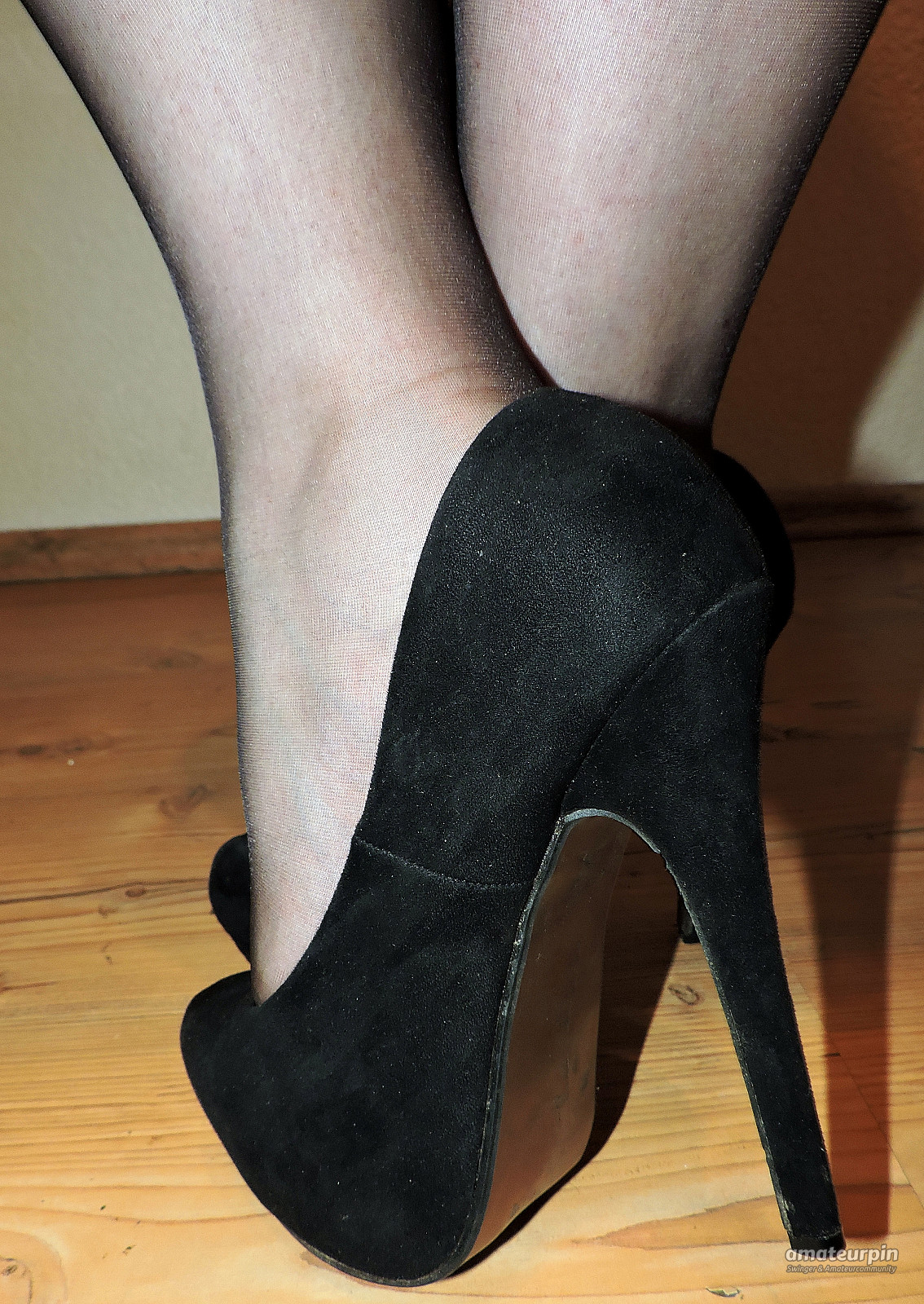 High Heels and black Pantyhose Galeriebild