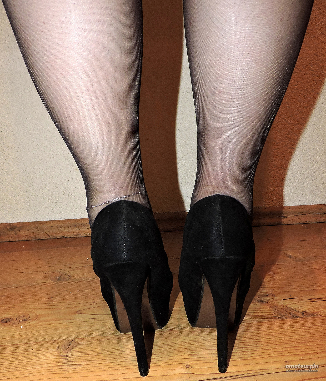 High Heels and black Pantyhose Galeriebild