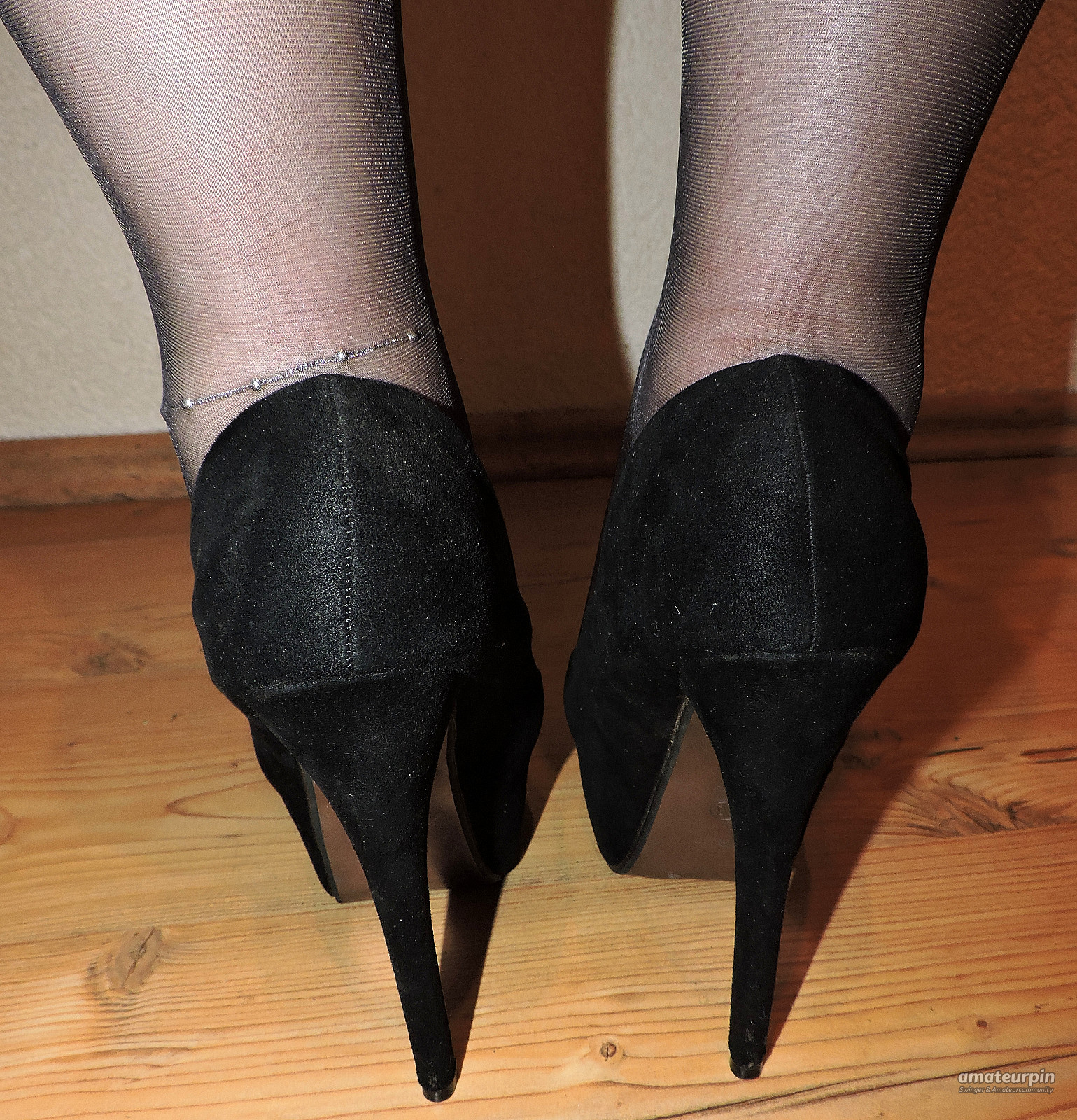 High Heels and black Pantyhose Galeriebild