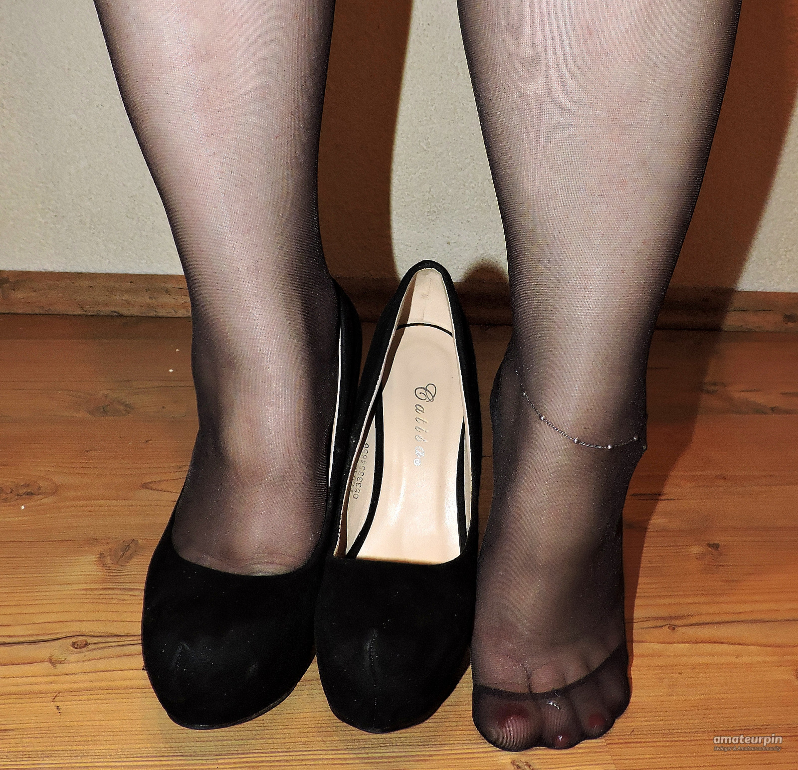 High Heels and black Pantyhose Galeriebild