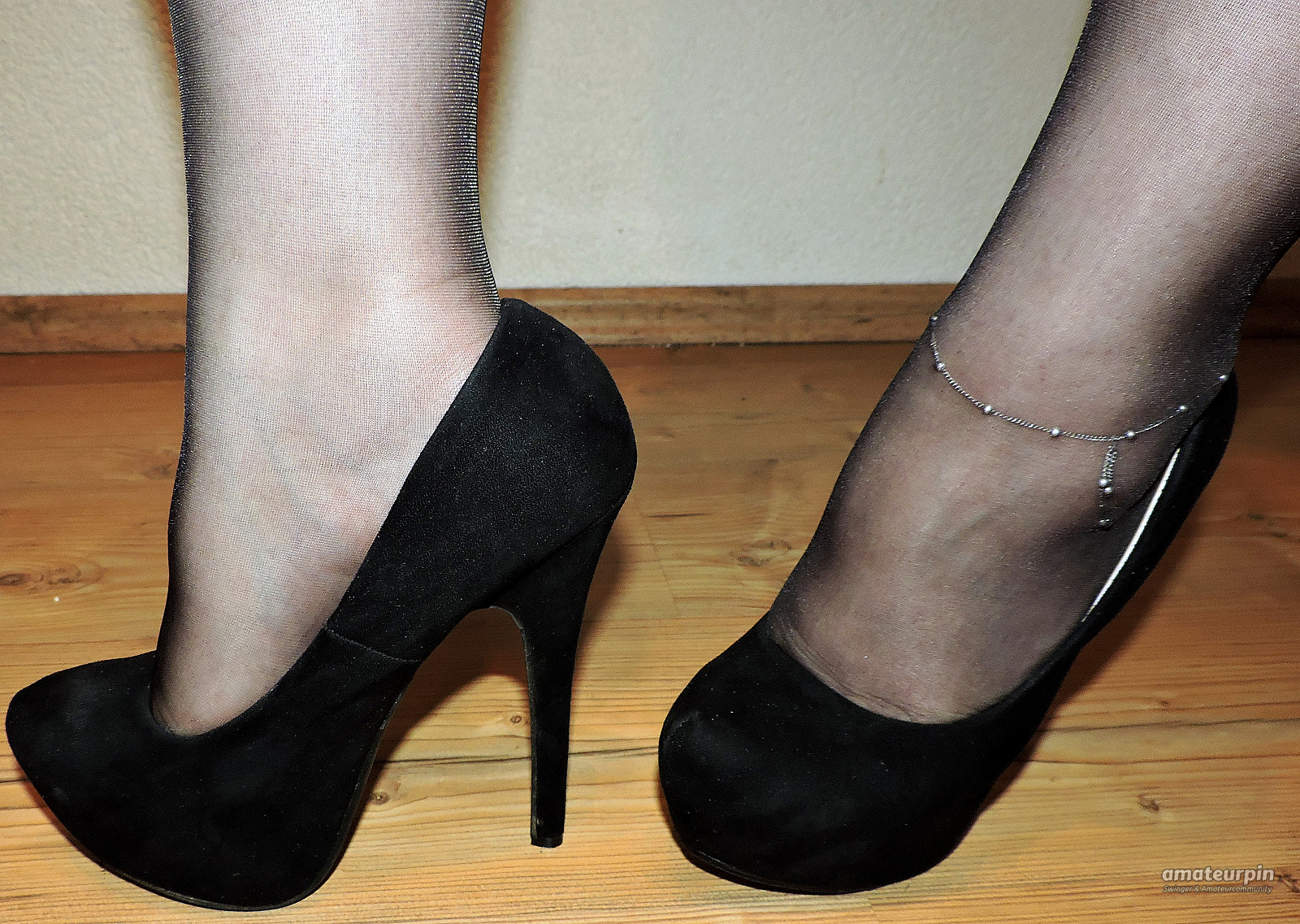 High Heels and black Pantyhose Galeriebild