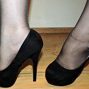 High Heels and black Pantyhose Galeriebild