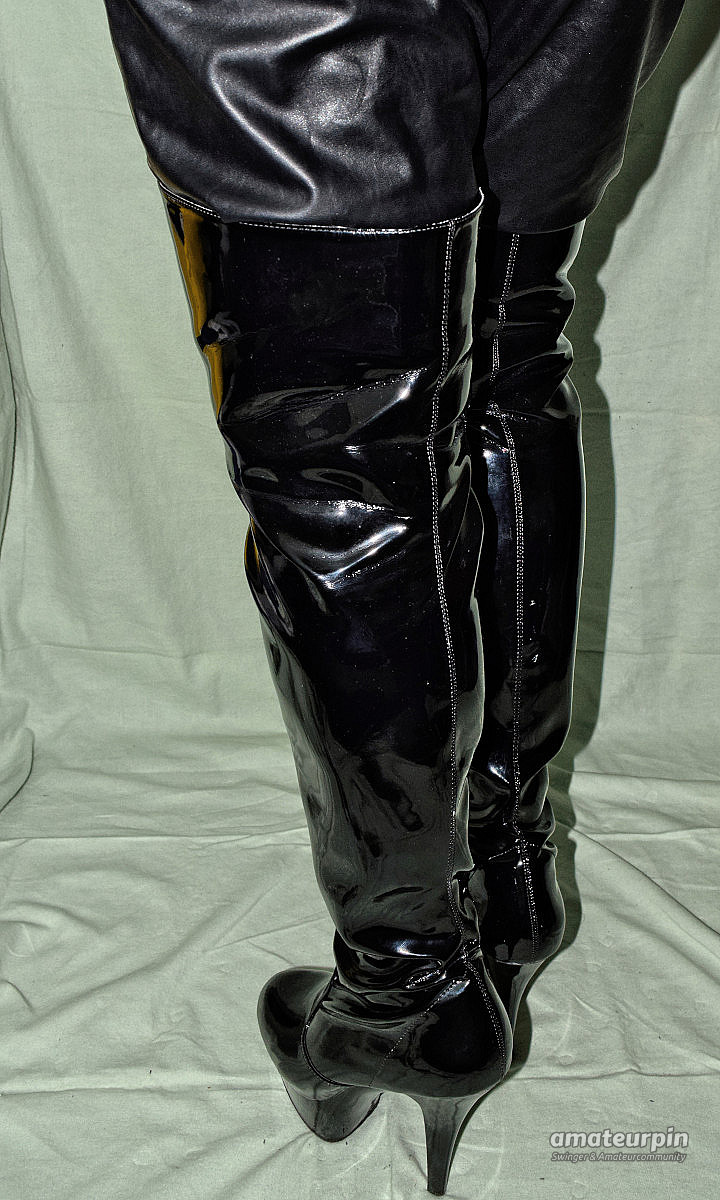 Leather and plateau boots gallery image