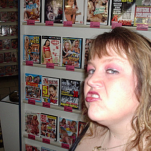 Posen in der Pornoabteilung Galerie