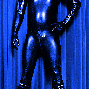 Ich in Latex Galeriebild