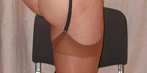 Sklave in Nylons 08 First Thumb Image