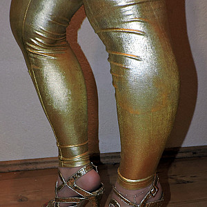 Das erste Bild von Paar0365's Galerie - Sexy in Gold