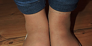 Titten, Nylonfeet und Jeans mit Balleinas First Thumb Image