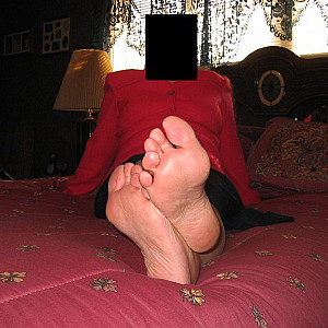 nylonfeets of a footmistress gallery image