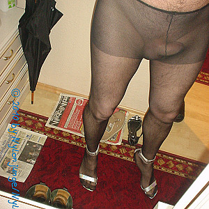 First image of nylonjunge's Gallery - my black nylons