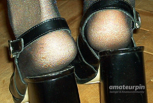 awesome pantyhose and feets gallery image