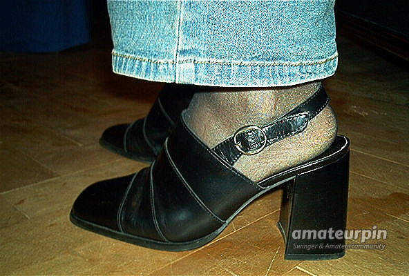 awesome pantyhose and feets gallery image