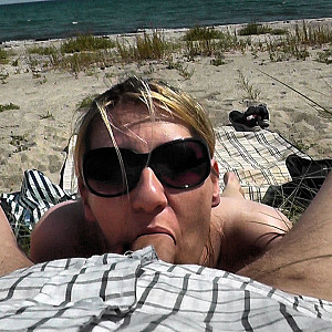 beach blowjob gallery image