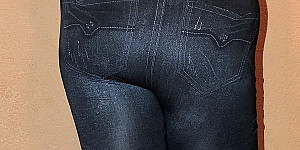 Heiß in Nylons jeans und Glogs First Thumb Image
