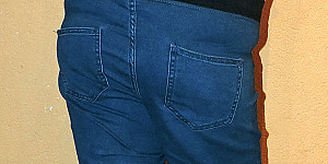 Heiß in Heels, weißen Nylons und halb Jeans First Thumb Image