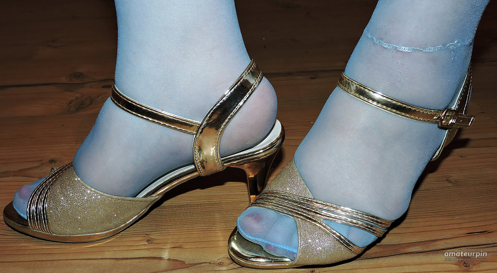 Galerie Sexy Heels blaue Nylons heiße Titten Arsch and Fotze von Paar0365 - Amateur Pin Bild