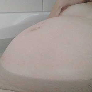 pregant taking a bath gallery image