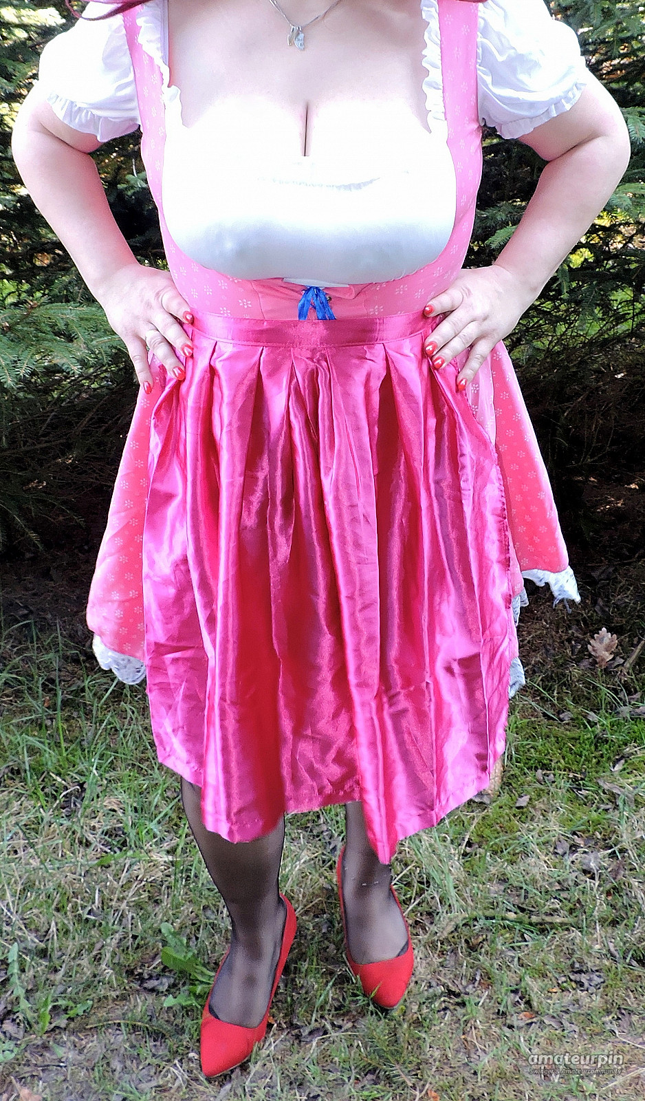 meine Maus im Pinken Dirndl Galeriebild