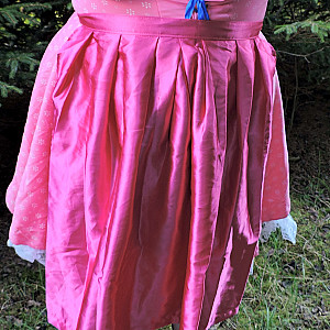 meine Maus im Pinken Dirndl Galeriebild