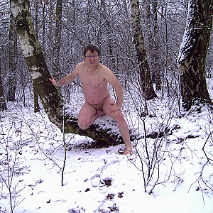 Sm mit 55Paul55  Nackt im Wald. 2 Galeriebild