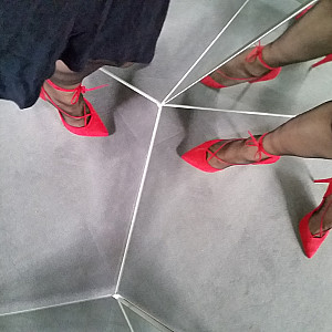 Red Heels Galeriebild