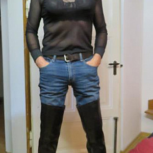 Tanja mal im Jeans-Outfit Galeriebild