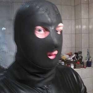 Ich in Latex Galeriebild