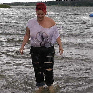 Mit RIPPED JEANS in den See Galeriebild