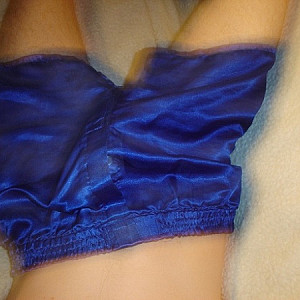 Blaue Satin  Shorts Galeriebild