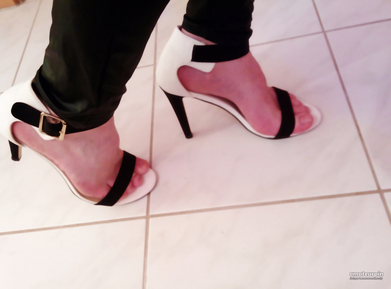 Neue Heels + Glanzleggings Galeriebild