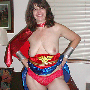 Das erste Bild von swingslut's Galerie - Wonder Woman Is A Slut