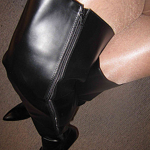 Pantyhose Cum in Thigh-high Boots gallery image