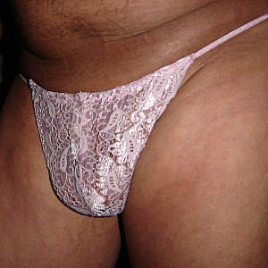 Das erste Bild von jpeggs69's Galerie - Pink lace thong.