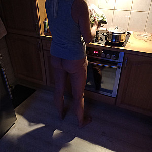 in the kitchen without a panty gallery image