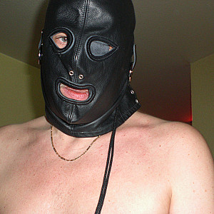 Sklave mit Maske Galerie