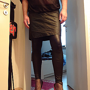 Wet Legging und RED Heels Galeriebild