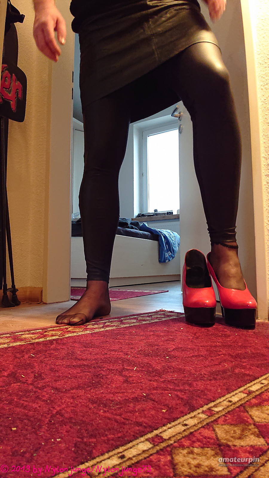 Wet Legging und RED Heels Galeriebild