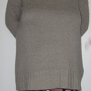 Pullover gallery image