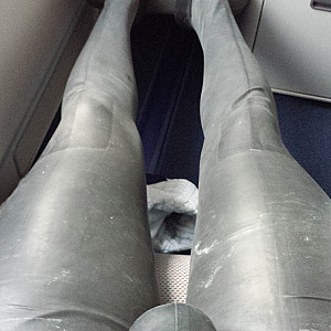 Das erste Bild von Latexfan03's Galerie - Im Flieger 2