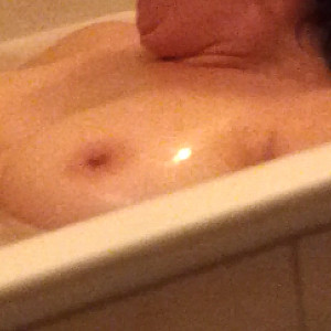 In the bath tube gallery image