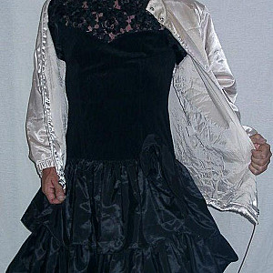 ich im Kleid Galeriebild