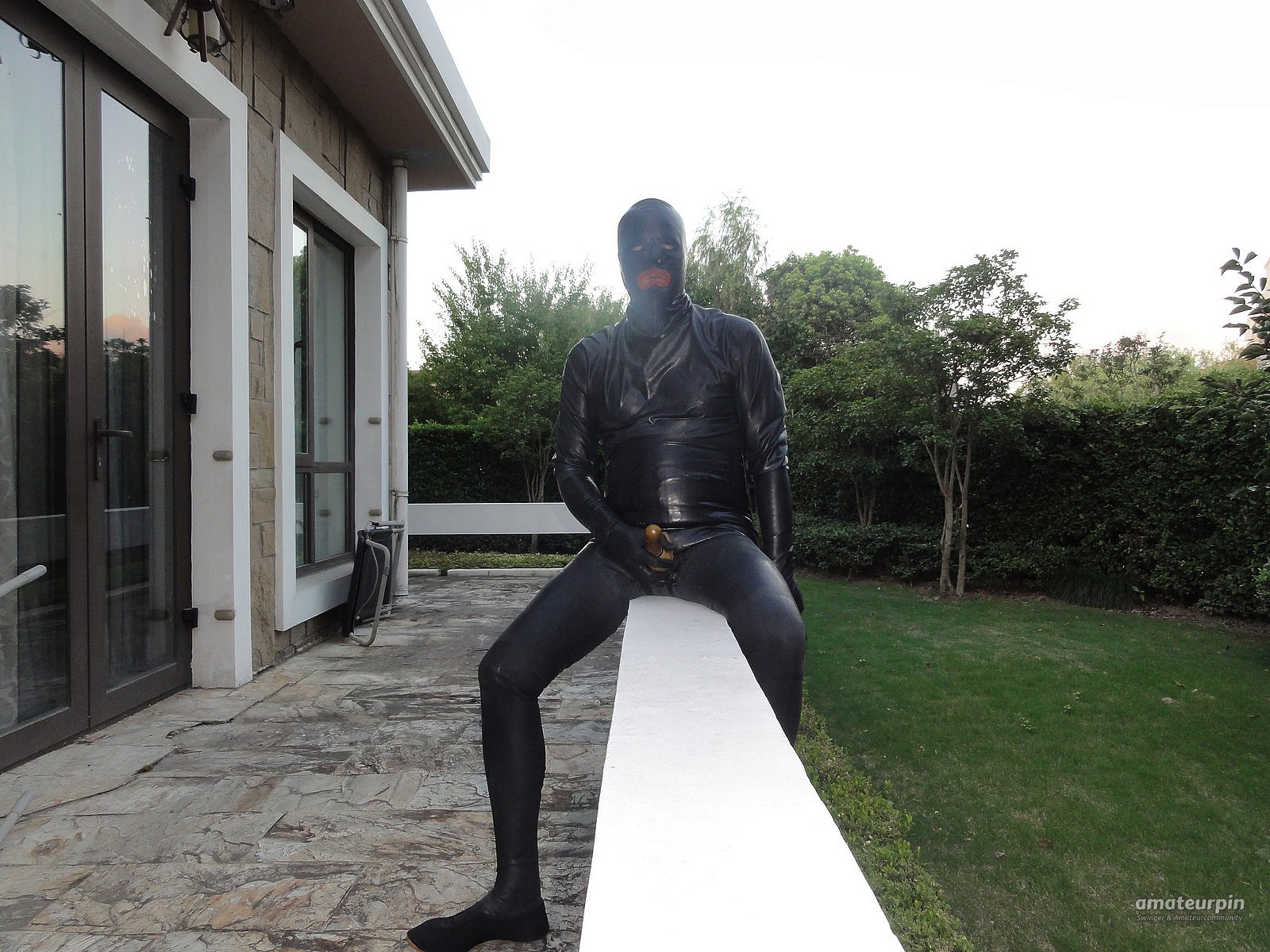 Outdoor in Latex 2 Galeriebild