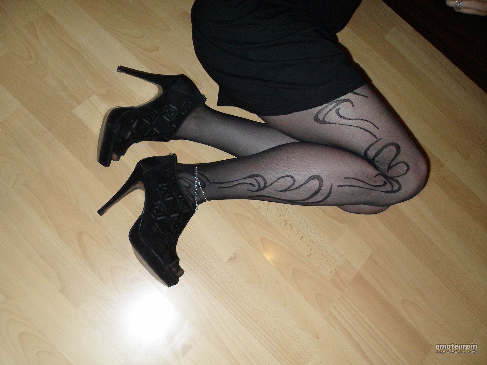 Tribal nylons gallery image