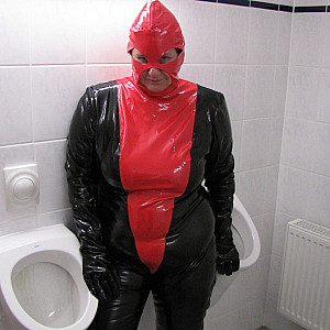 Anna as a toilet in latex ... gallery image