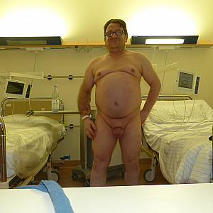 Nackt im Krankenhaus mit 55Paul55 Galerie