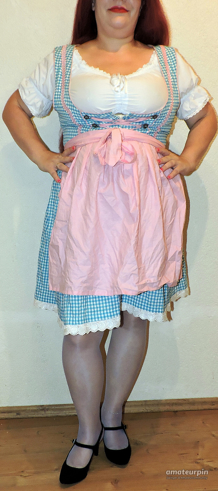 My Wife Fash ihn Dirndl Galeriebild